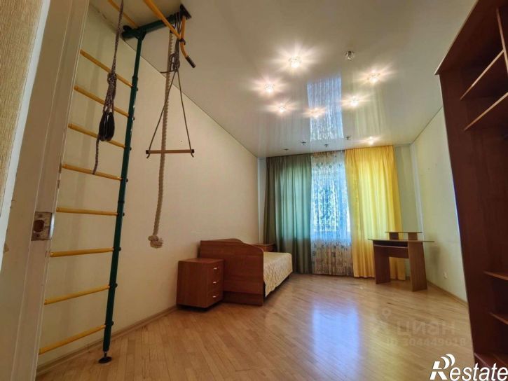 3-комн квартира Степной мкр,дом 15