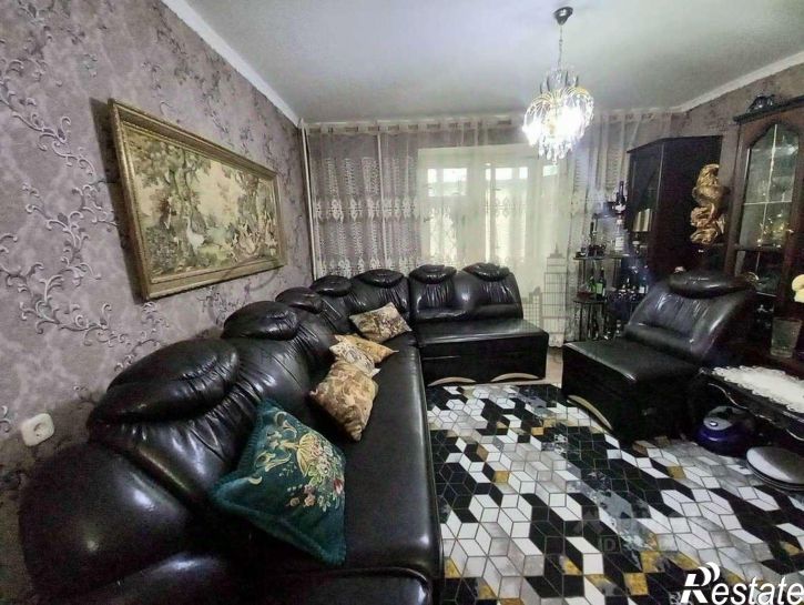 5-комн квартира Парковый мкр,дом 28