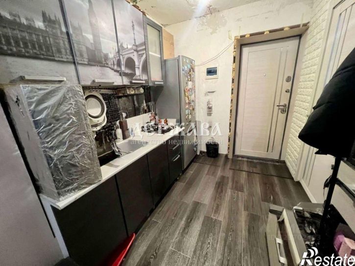 Комната Горняк мкр,дом 18