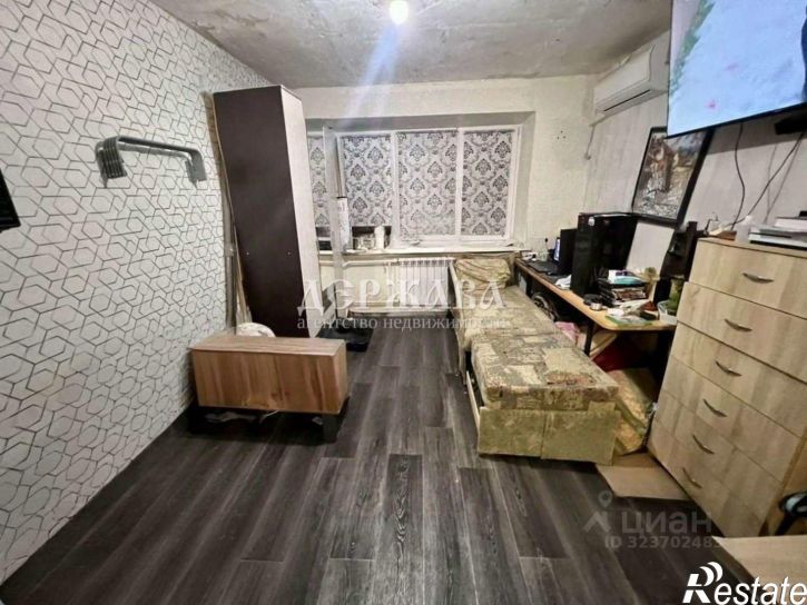 Комната Горняк мкр,дом 18