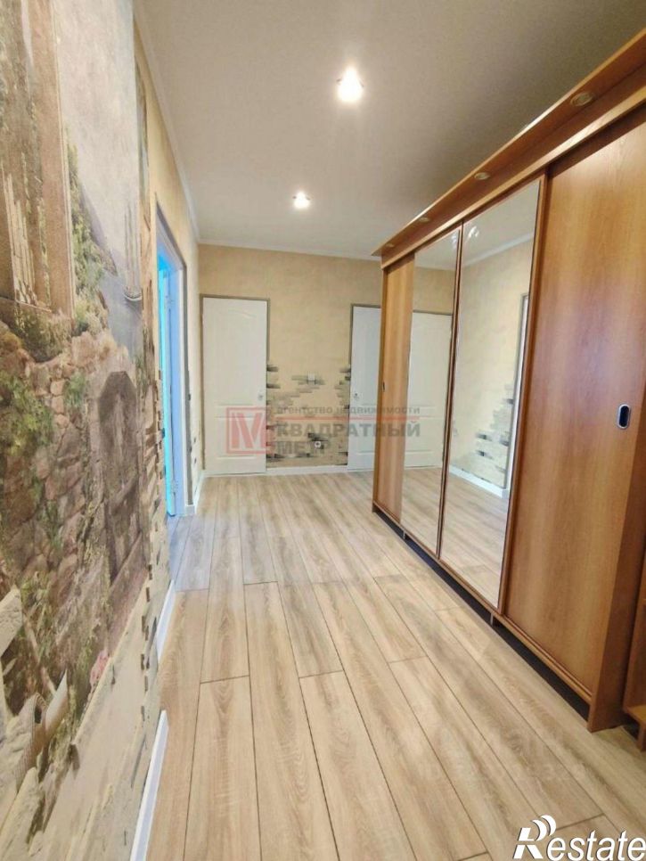 2-комн квартира мкр Космос, 12,  д. 12