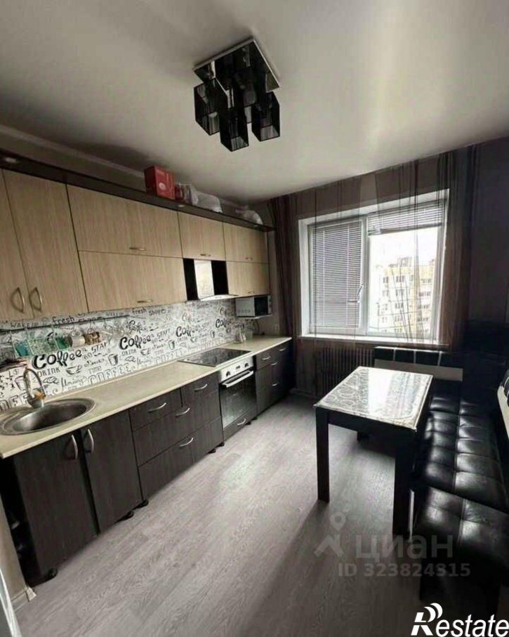 4-комн квартира Солнечный мкр, 15,  д. 15