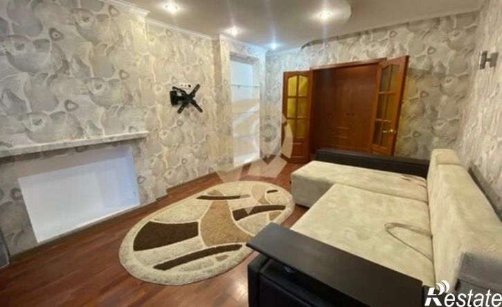 3-комн квартира мкр Королева, 4,  д. 4