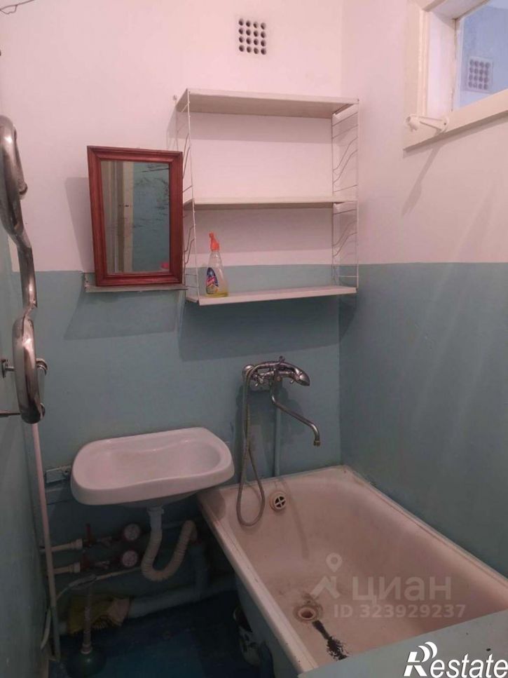 2-комн квартира мкр Приборостроитель, 1,  д. 1