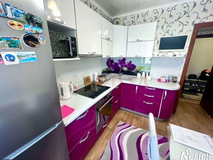 3-комн квартира мкр Королева, 12,  д. 12