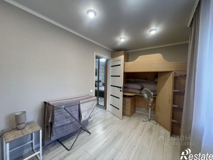 2-комн квартира мкр Горняк, 1,  д. 1