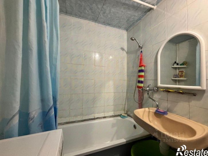 4-комн квартира Солнечный мкр, 15,  д. 15