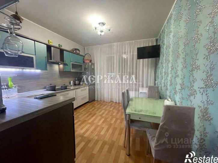 3-комн квартира Степной мкр, 16,  д. 16