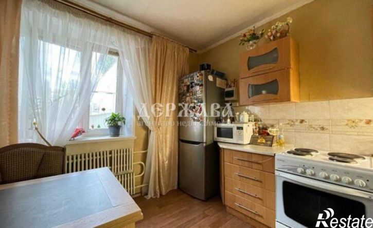 2-комн квартира мкр Приборостроитель, 27,  д. 27