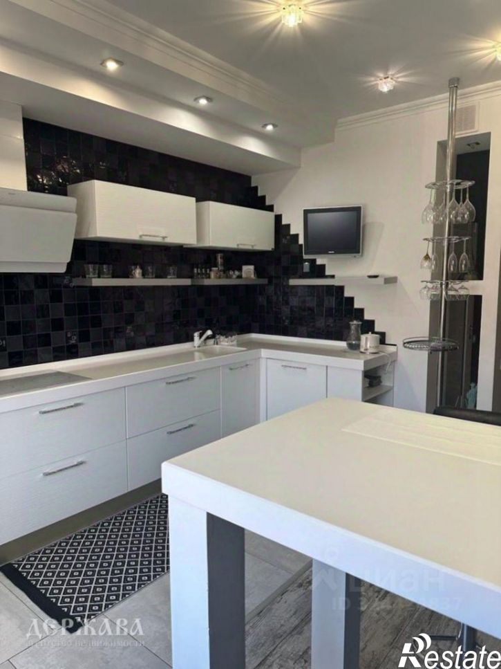 3-комн квартира мкр Дубрава квартал 3, 14,  д. 14