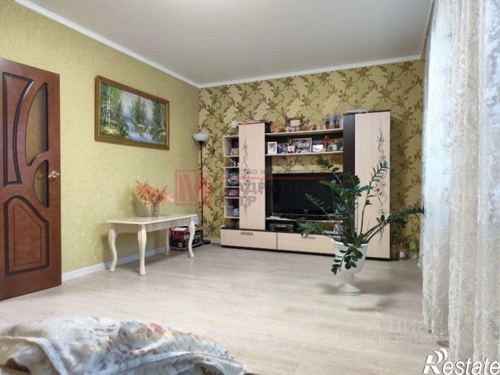 2-комн квартира мкр Космос, 14,  д. 14