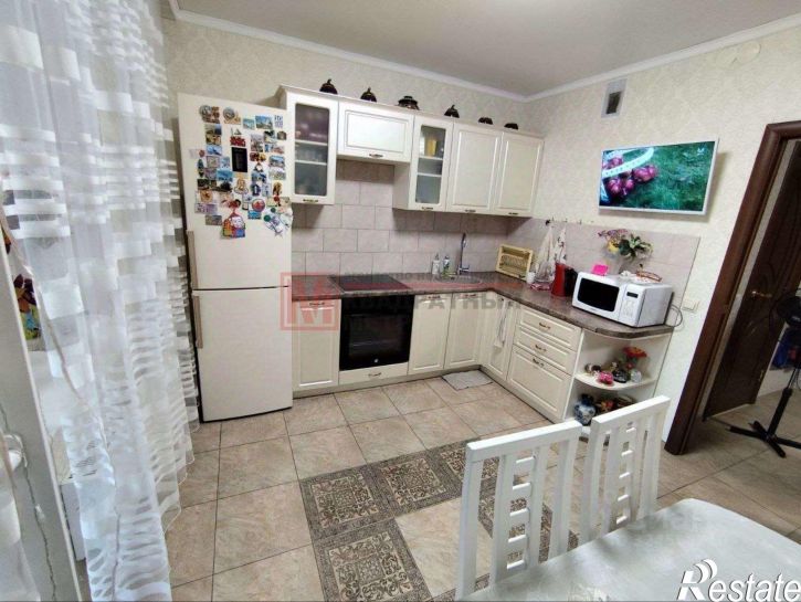 2-комн квартира мкр Космос, 14,  д. 14