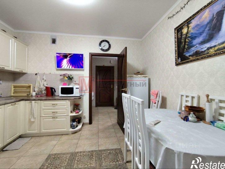 2-комн квартира мкр Космос, 14,  д. 14