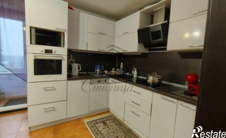 4-комн квартира мкр Макаренко, 40,  д. 40