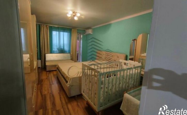 4-комн квартира мкр Макаренко, 40,  д. 40