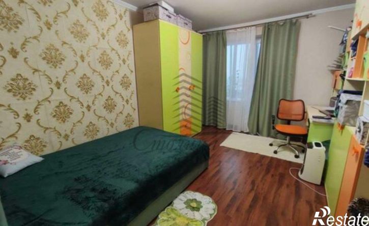 4-комн квартира мкр Макаренко, 40,  д. 40