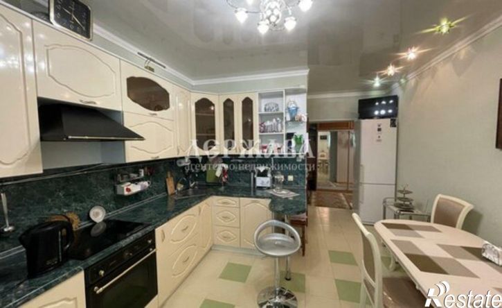 3-комн квартира Степной мкр, 24,  д. 24