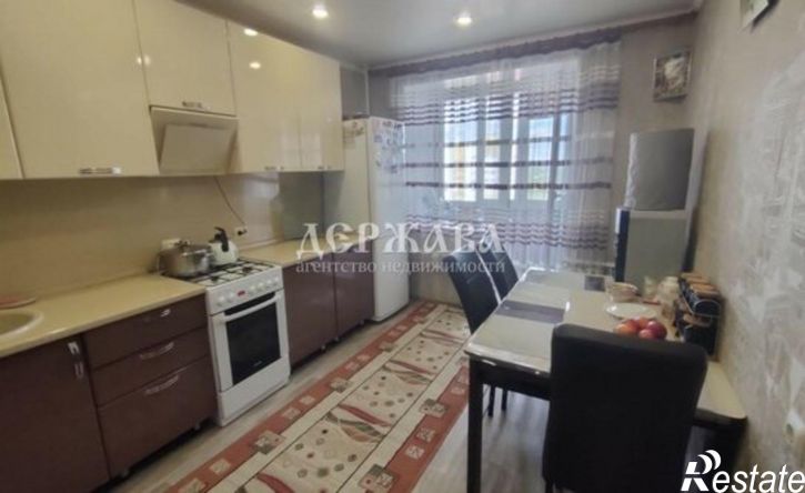 3-комн квартира Южный мкр, 4,  д. 4