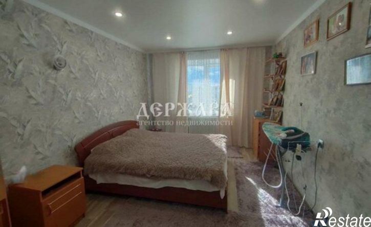 3-комн квартира Южный мкр, 4,  д. 4