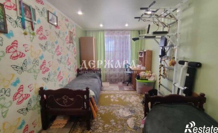 3-комн квартира Южный мкр, 4,  д. 4