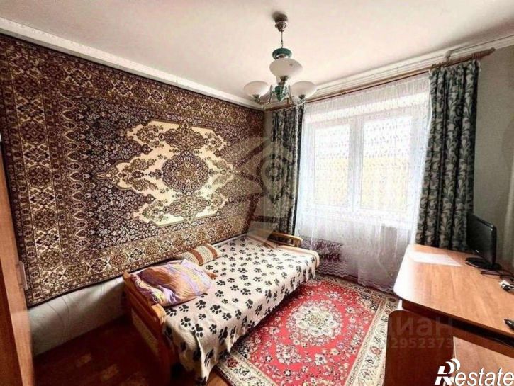 3-комн квартира Студенческий мкр, 19,  д. 19