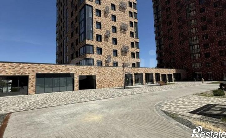 4-комн квартира мкр Космос, 11,  д. 11