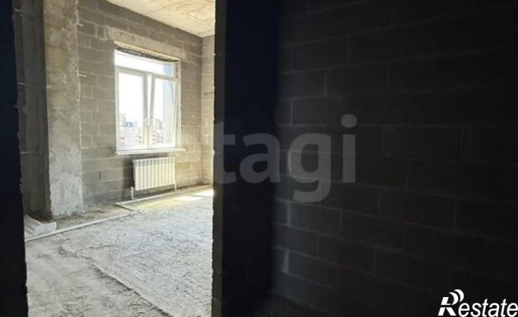 4-комн квартира мкр Космос, 11,  д. 11
