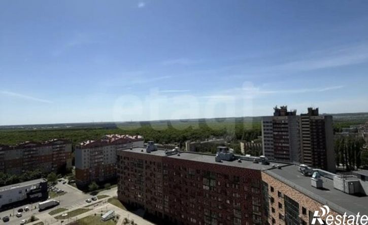 4-комн квартира мкр Космос, 11,  д. 11
