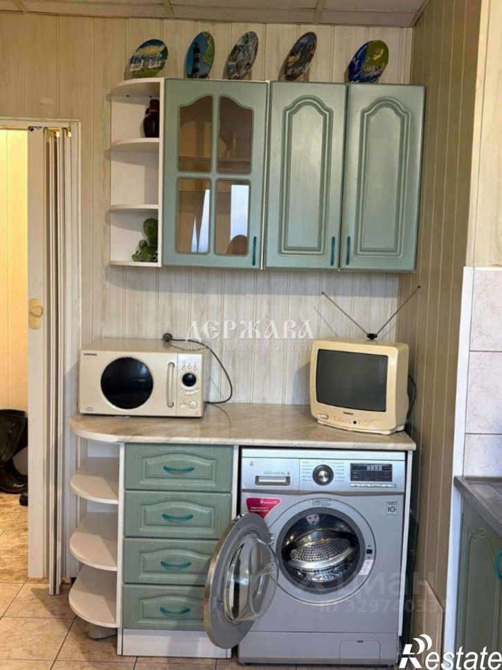 3-комн квартира Студенческий мкр, 18,  д. 18