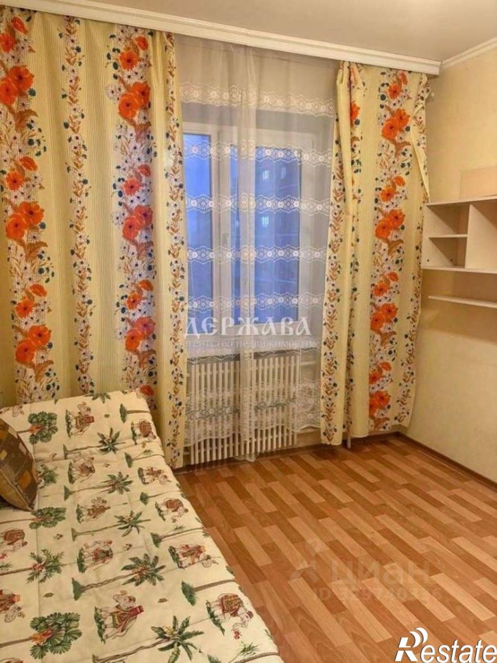 3-комн квартира Студенческий мкр, 18,  д. 18