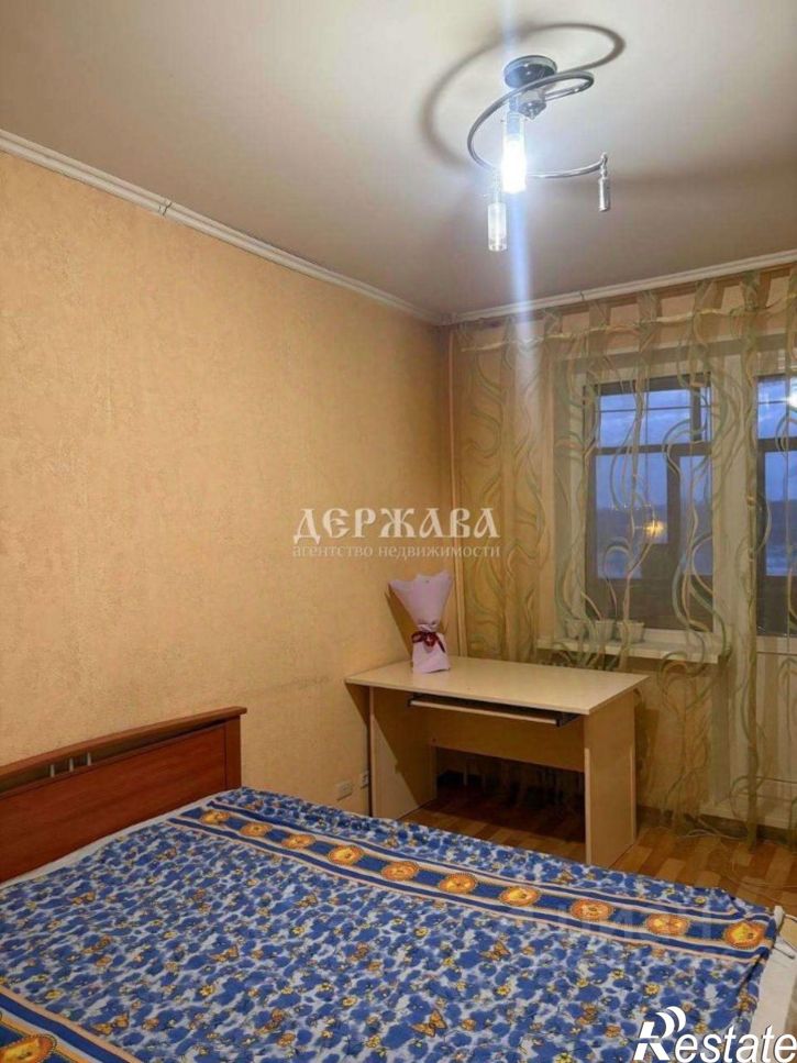 3-комн квартира Студенческий мкр, 18,  д. 18