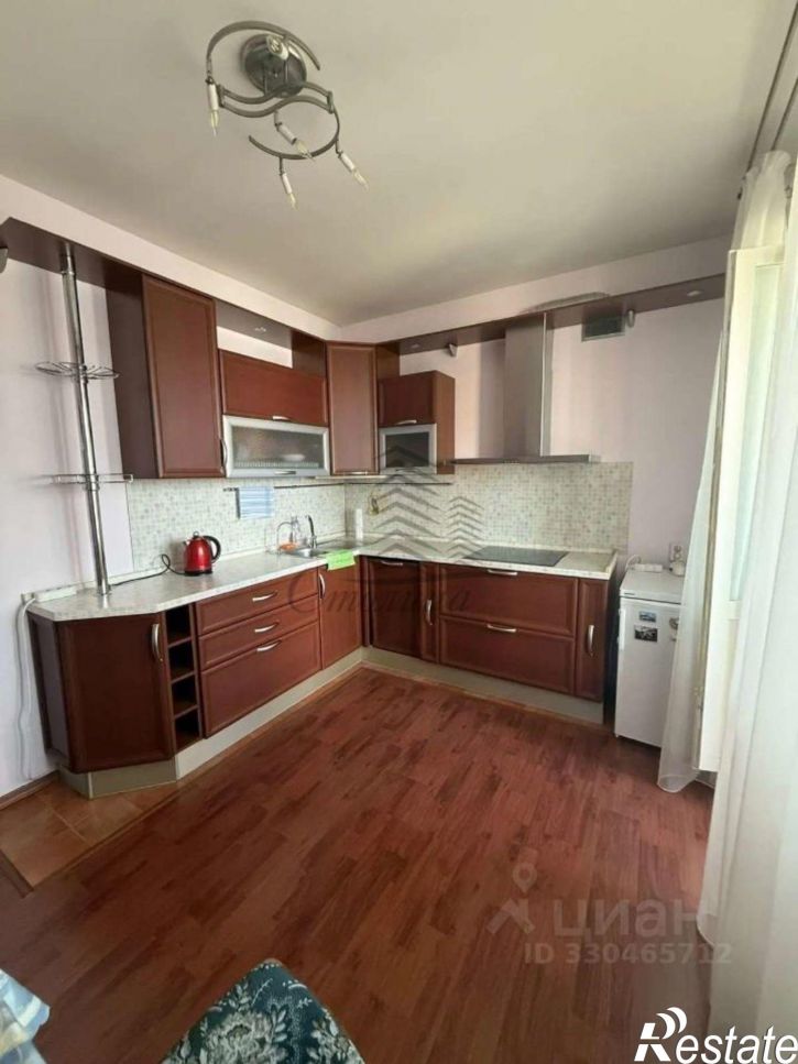 3-комн квартира Степной мкр, 2,  д. 2