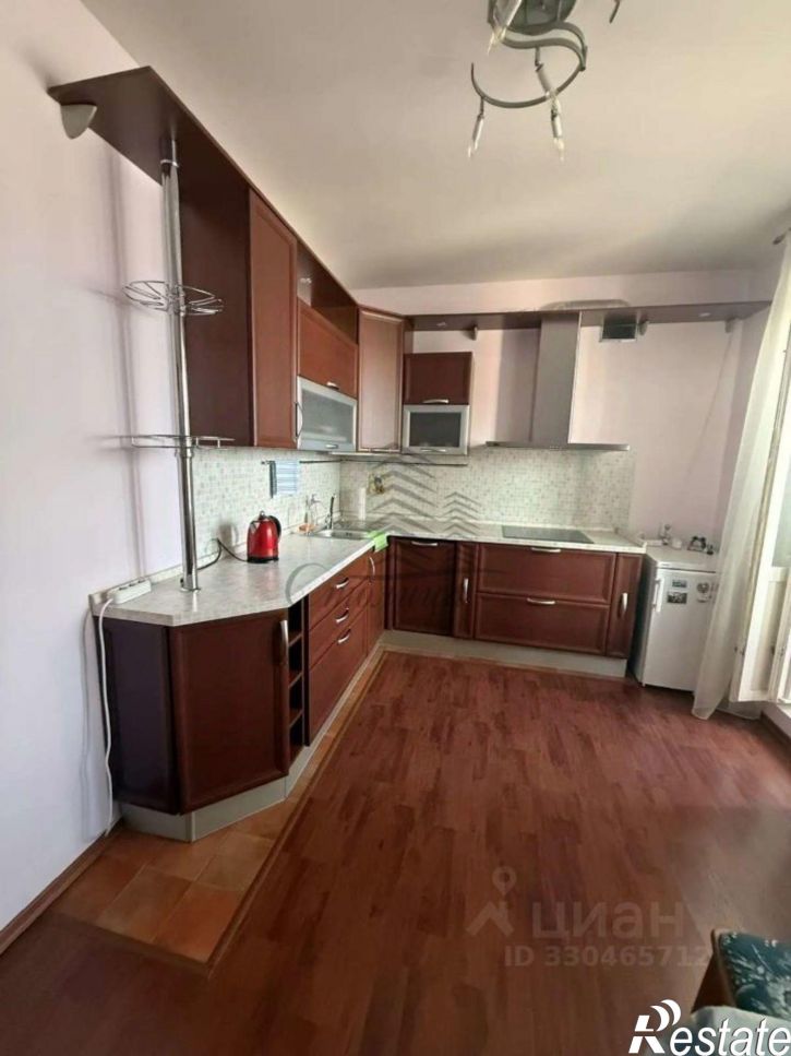3-комн квартира Степной мкр, 2,  д. 2