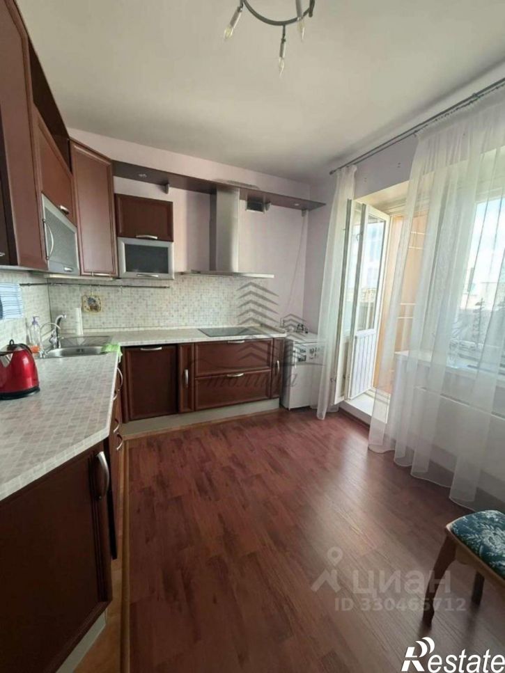 3-комн квартира Степной мкр, 2,  д. 2
