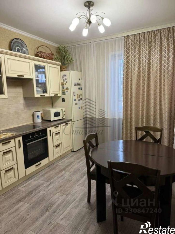 3-комн квартира Степной мкр, 10,  д. 10