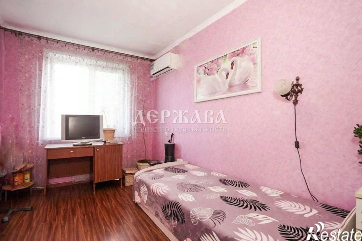 3-комн квартира Весенний мкр, 6,  д. 6