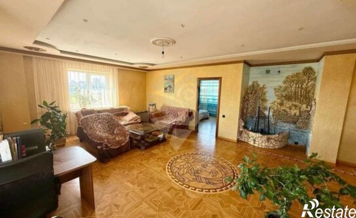 4-комн квартира мкр Зеленый Лог, 6,  д. 6