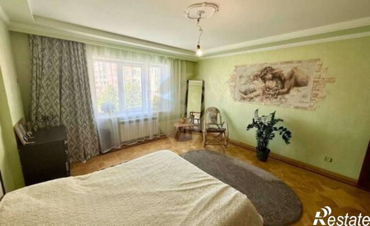 4-комн квартира мкр Зеленый Лог, 6,  д. 6
