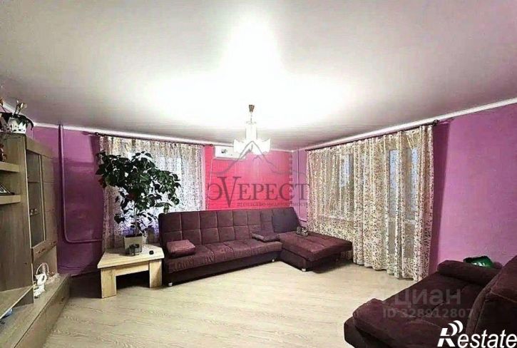 4-комн квартира мкр Макаренко, 40,  д. 40