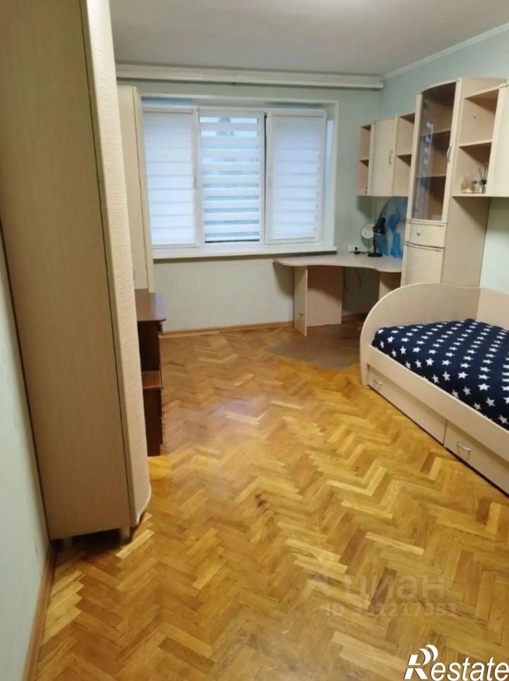 3-комн квартира Весенний мкр, 3,  д. 3
