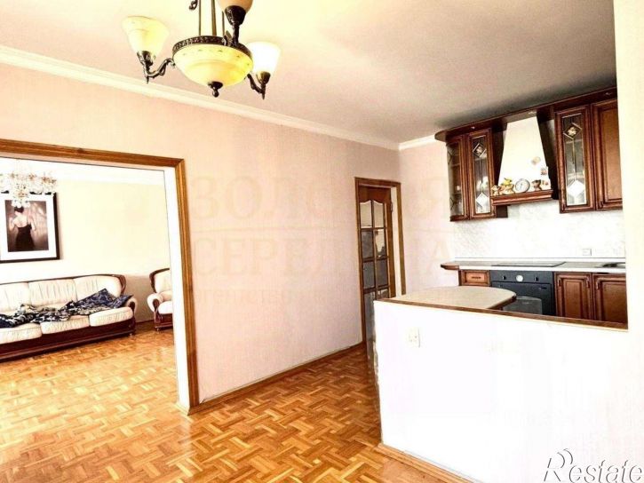 4-комн квартира мкр Королева, 37,  д. 37