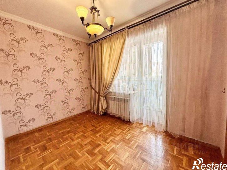 4-комн квартира мкр Королева, 37,  д. 37