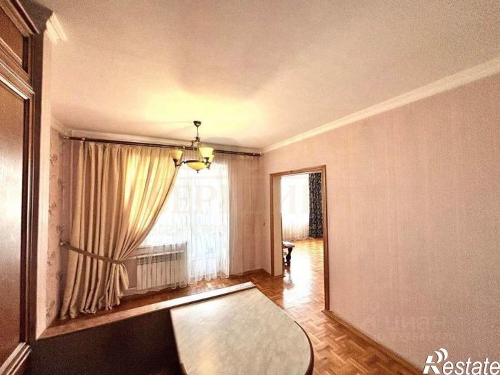 4-комн квартира мкр Королева, 37,  д. 37