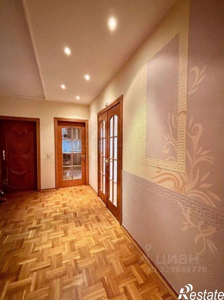 4-комн квартира мкр Королева, 37,  д. 37