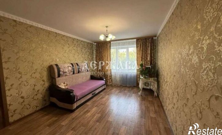 4-комн квартира мкр Буденного, 8,  д. 8