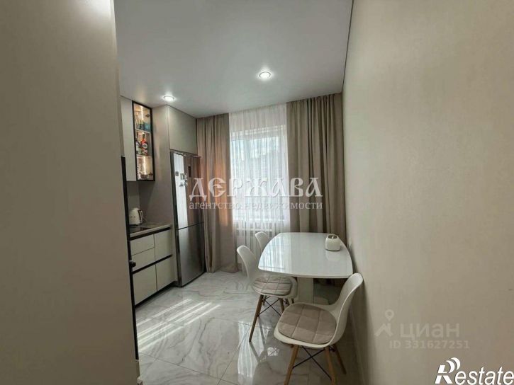 3-комн квартира мкр Королева, 32в,  д. 32в