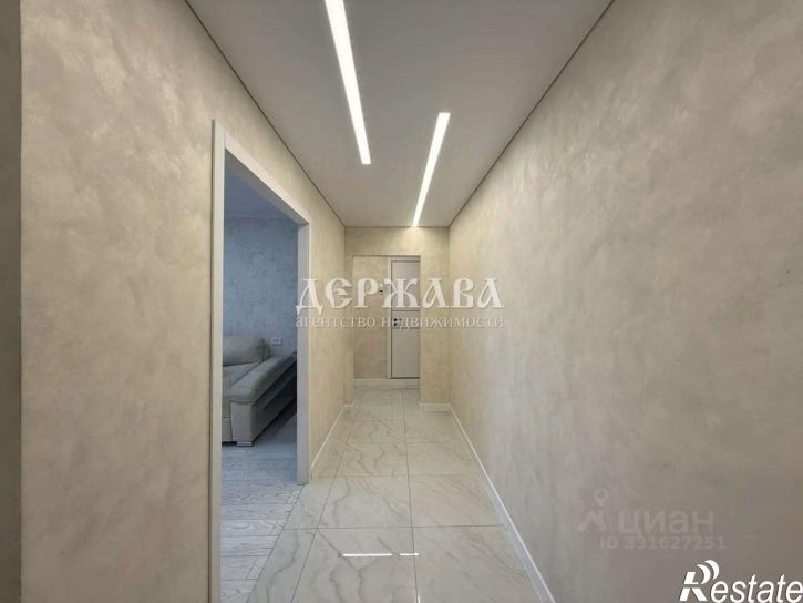 3-комн квартира мкр Королева, 32в,  д. 32в