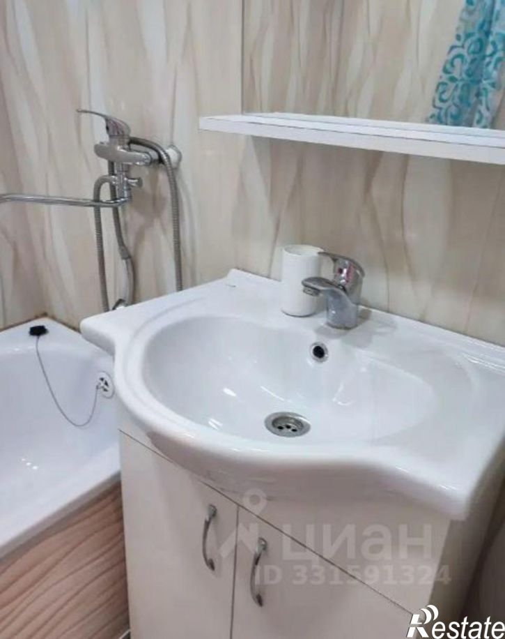 3-комн квартира Солнечный мкр, 8,  д. 8
