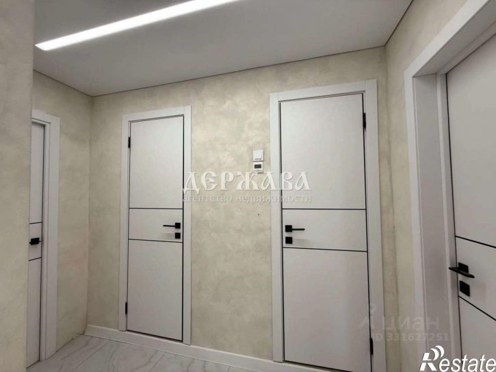 3-комн квартира мкр Королева, 32в,  д. 32в