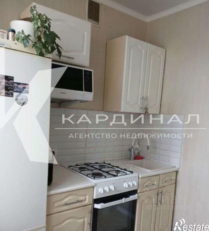 3-комн квартира мкр Молодогвардеец, 11,  д. 11
